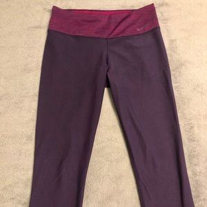 Nike Women's Dri-Fit Legend Training Capri - Small